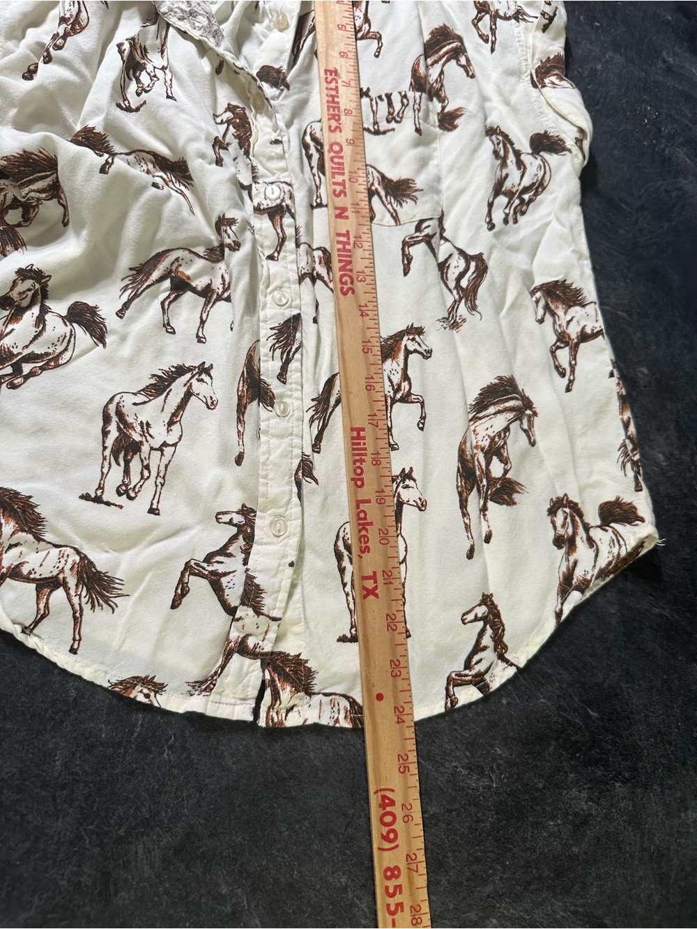 Rare cotton rye outfitters women’s small horse-Print Button Blouse cap sleve - Picture 8 of 9